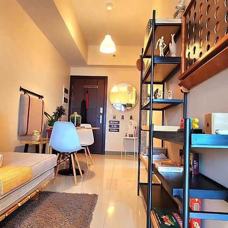 Spacious 7U Homey Unit Steps Away From Uptown Mall And Mitsukoshi Mall Free Parking With Washer Manila Kültér fotó