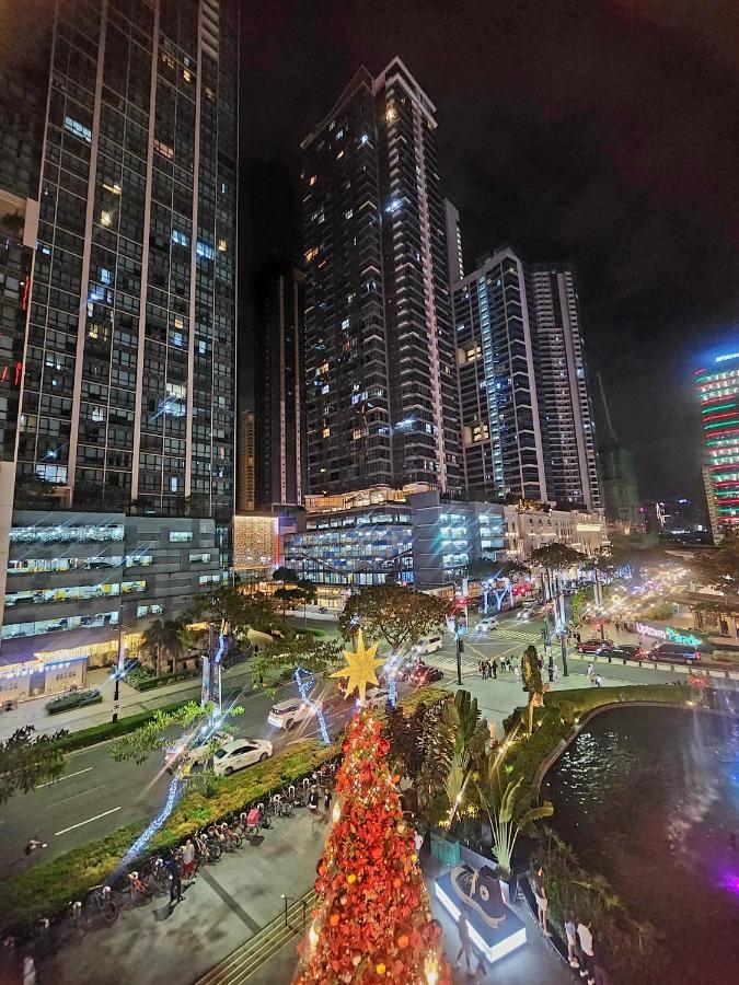 Spacious 7U Homey Unit Steps Away From Uptown Mall And Mitsukoshi Mall Free Parking With Washer Manila Kültér fotó