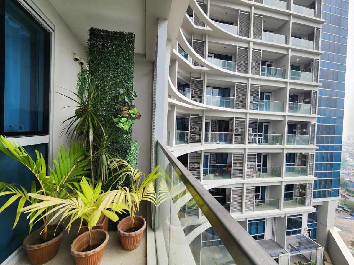 Spacious 7U Homey Unit Steps Away From Uptown Mall And Mitsukoshi Mall Free Parking With Washer Manila Kültér fotó