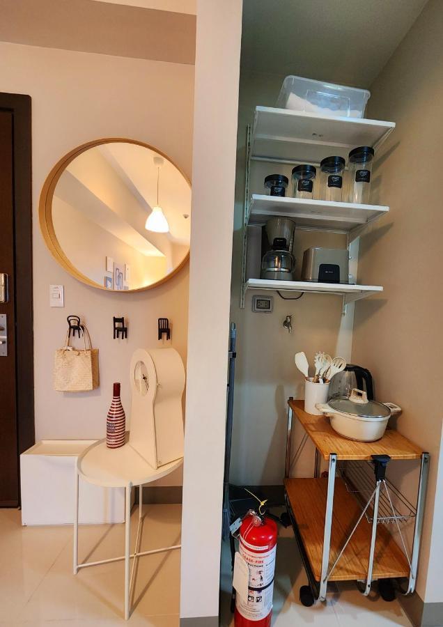 Spacious 7U Homey Unit Steps Away From Uptown Mall And Mitsukoshi Mall Free Parking With Washer Manila Kültér fotó
