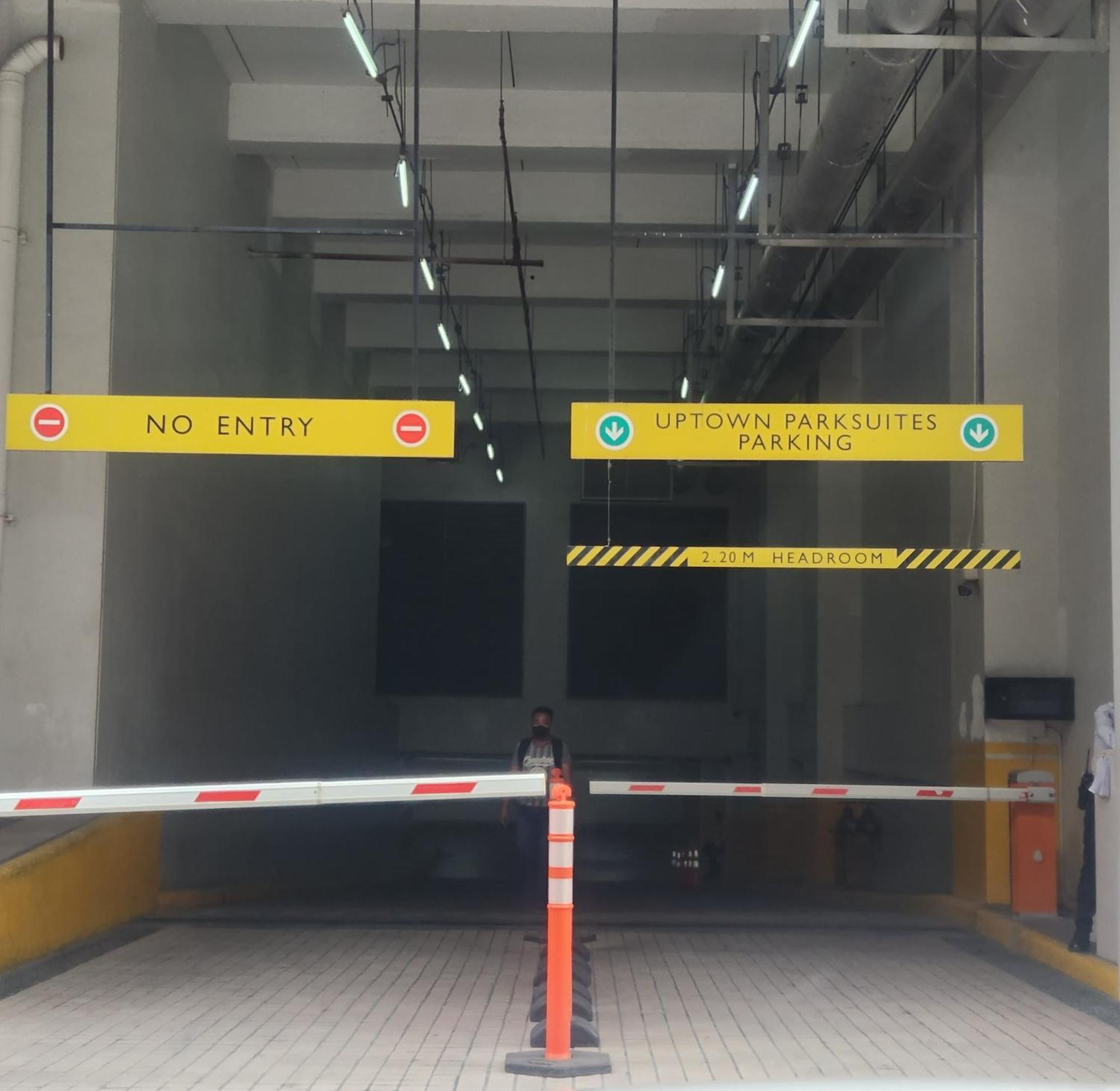 Spacious 7U Homey Unit Steps Away From Uptown Mall And Mitsukoshi Mall Free Parking With Washer Manila Kültér fotó