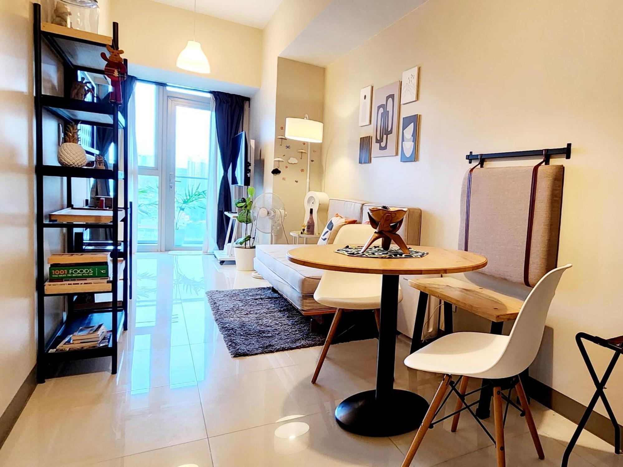 Spacious 7U Homey Unit Steps Away From Uptown Mall And Mitsukoshi Mall Free Parking With Washer Manila Kültér fotó